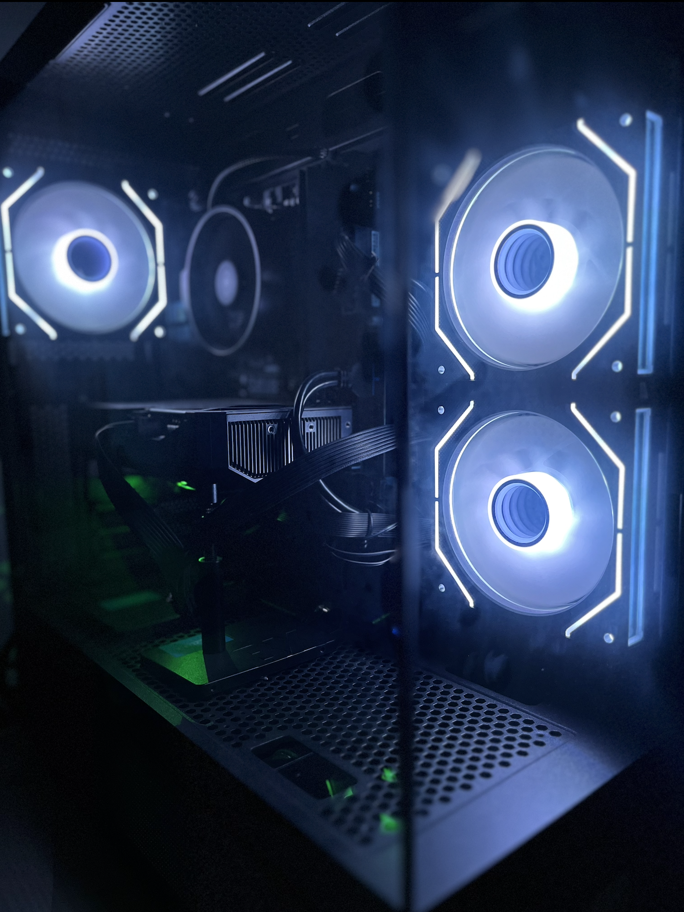 Custom-Built AM5 Solid High-End Gaming PC